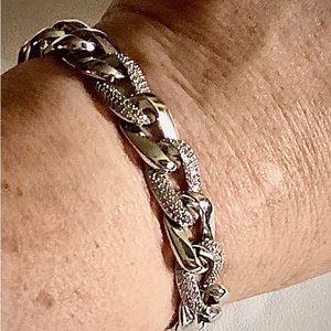 NWOT SILVER BRACELET